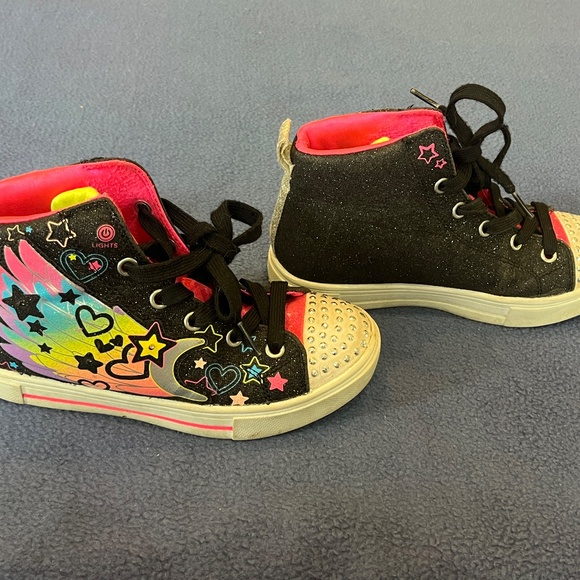 High-top Sparkly Sneakers - Picture 3 of 3